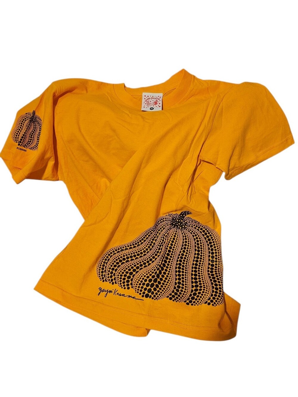 Yayoi Kusama tee shirt size medium